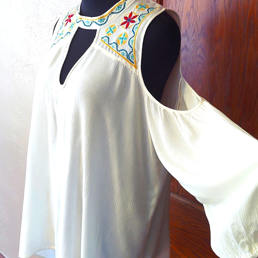 Living Doll Boho Cold Shoulder Floral Tunic - Picture 2 of 9